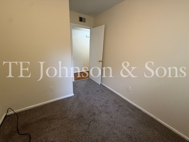 Building Photo - 4218 S Jasmin Ct