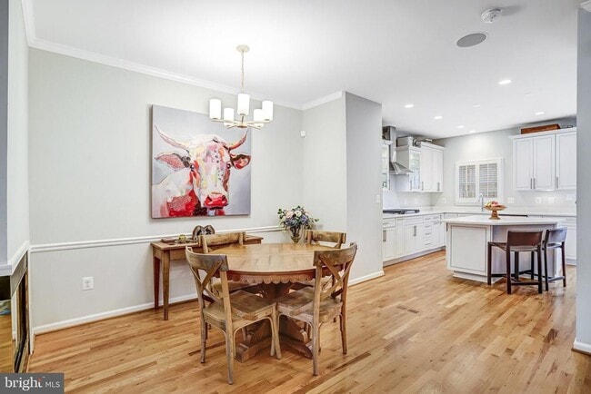 Building Photo - 1505 N Colonial Terrace