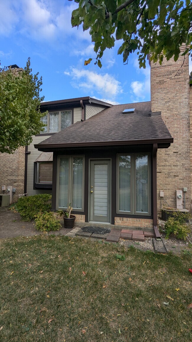 Building Photo - 1799 Monterey Ct