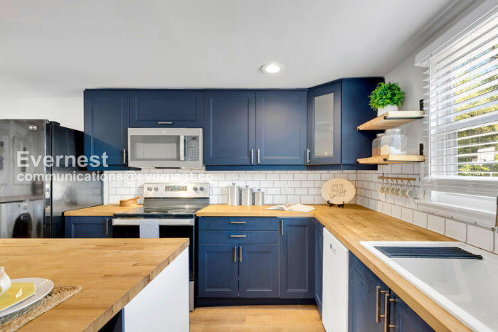 Building Photo - 1605 Straightway Ave