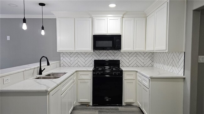 Building Photo - 4954 Urban St