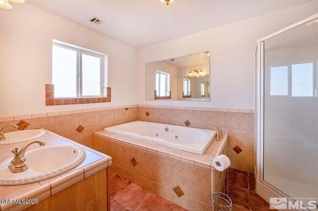 Building Photo - 3165 Green Ave