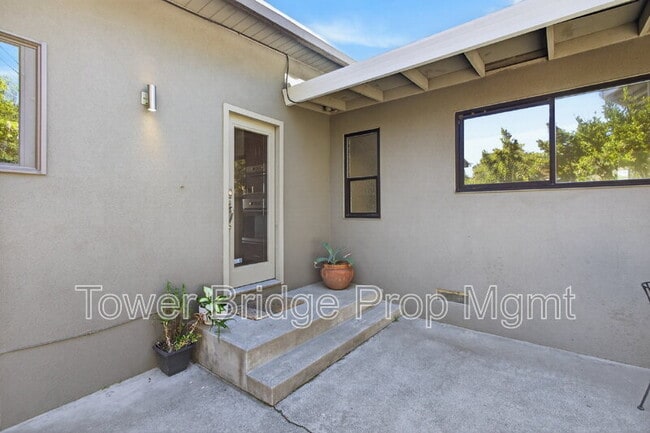 Building Photo - 3937 Orangewood Dr
