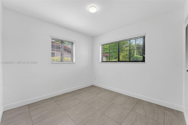Building Photo - 680 W 50th Pl