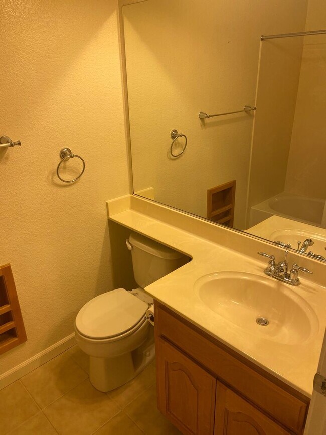 Building Photo - Desirable Empire Ranch 3 Bdrm, 2 Bath