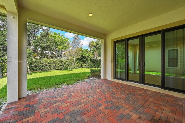 Building Photo - 9365 Solstice Cir