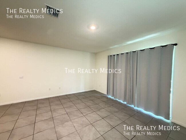 Building Photo - 5338 Dragonfly Dr