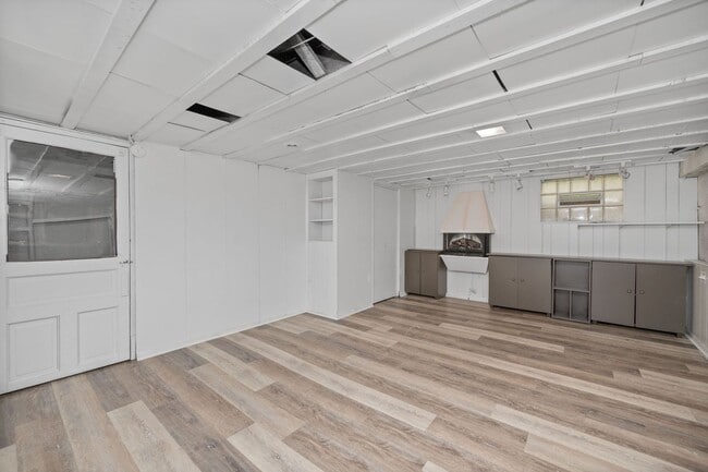 Building Photo - CHEVIOT- Charming 3 bedroom 1.5 bath