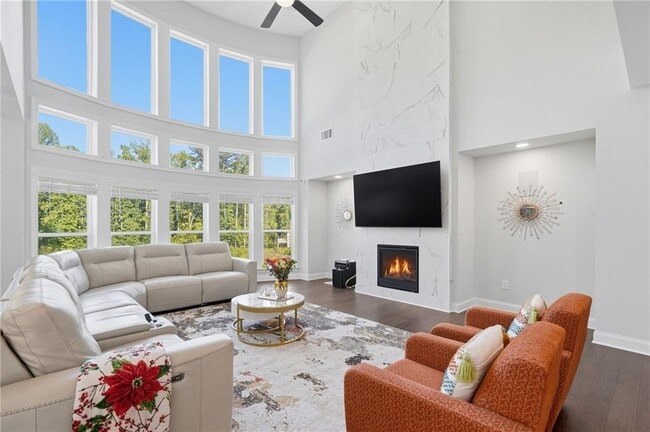 Building Photo - 4440 Kendall Pointe Dr