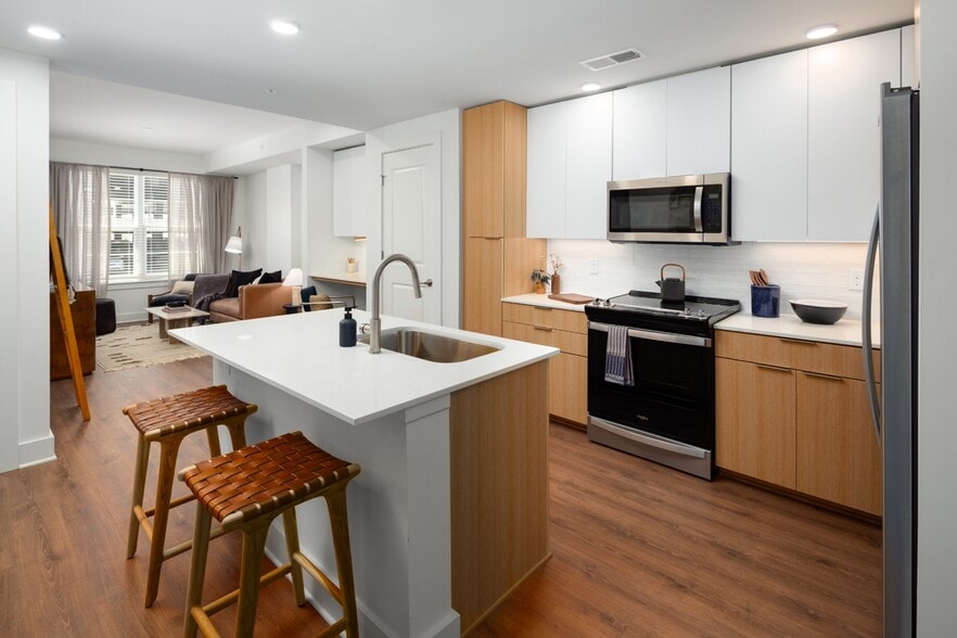 Building Photo - Starling