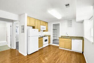 Building Photo - 5200