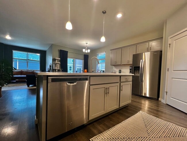 Building Photo - Gorgeous 4-Bed 2-Bath home Fort Collins, CO!