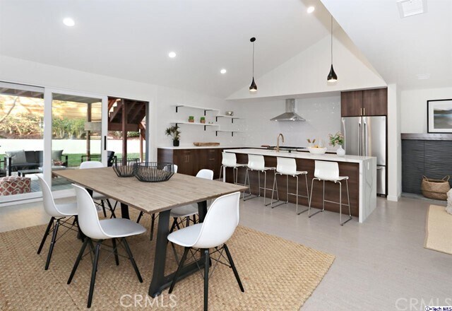 Building Photo - 4765 Round Top Dr