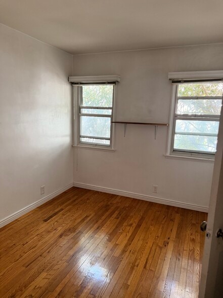 Building Photo - 6632 W 87th St