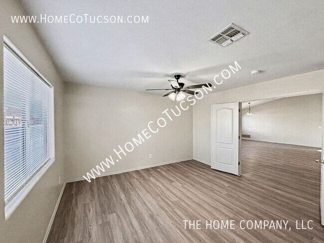 Building Photo - 2314 Silvergate Pl