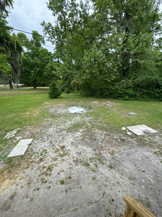 Building Photo - 704 Covington Ave
