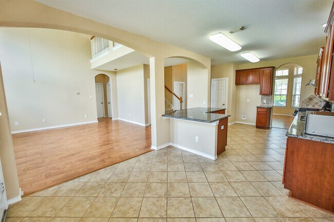 Building Photo - 5103 Shadow Breeze Ln