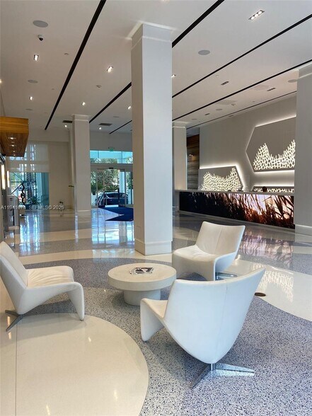 Building Photo - 650 West Ave