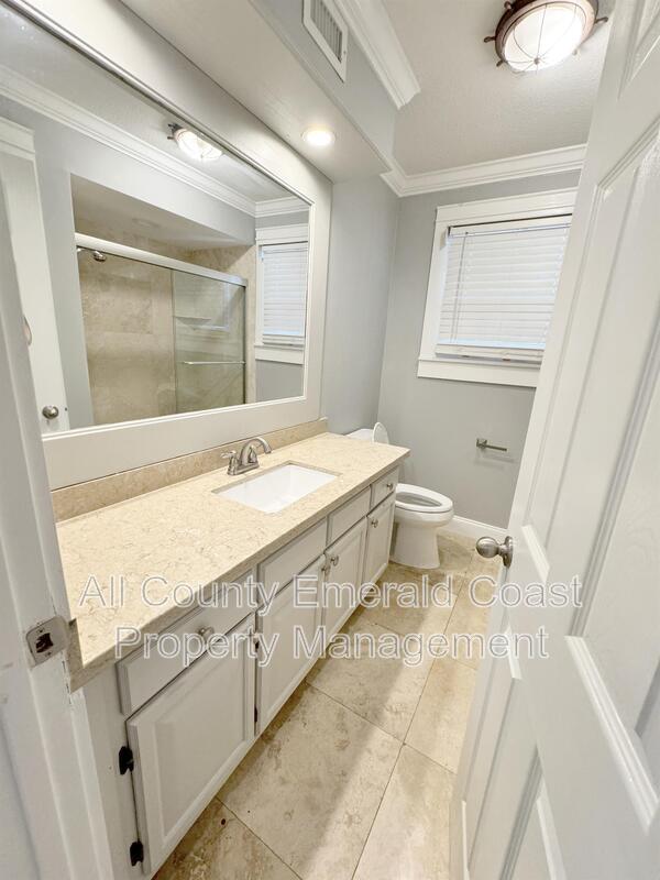 Building Photo - 847 Kell Aire Dr