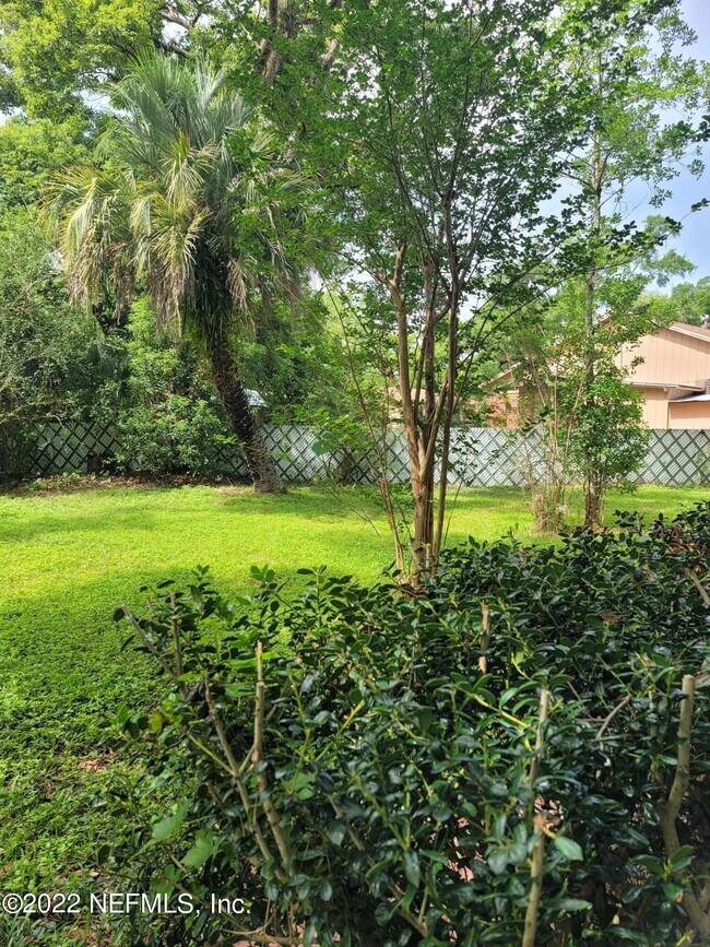 Building Photo - 6442 Ballejo Ct N