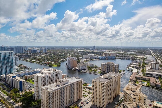 Building Photo - 1800 S Ocean Dr
