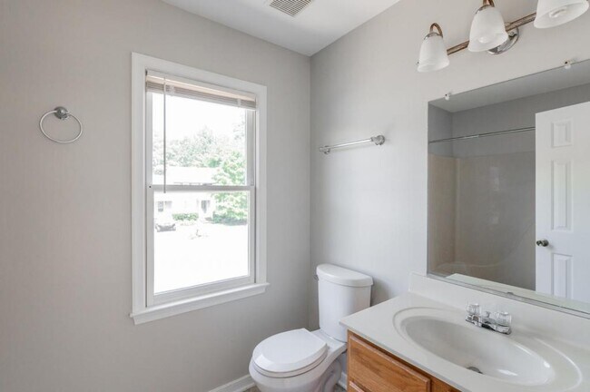 Building Photo - 8915 Castle Point Dr