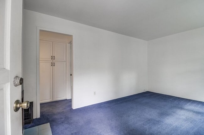 Building Photo - Cozy Home Between Mission Beach and Missio...