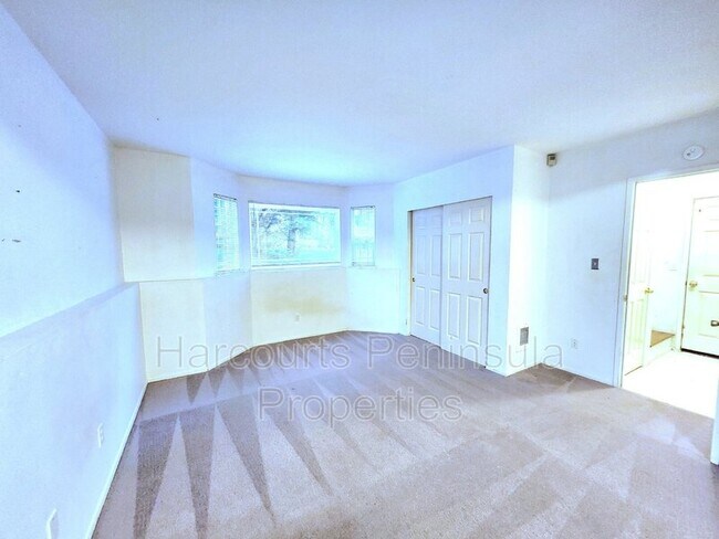 Building Photo - 24550 S Kingston Rd NE