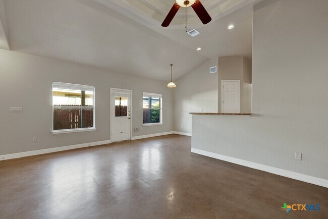 Building Photo - 388 E Faust St