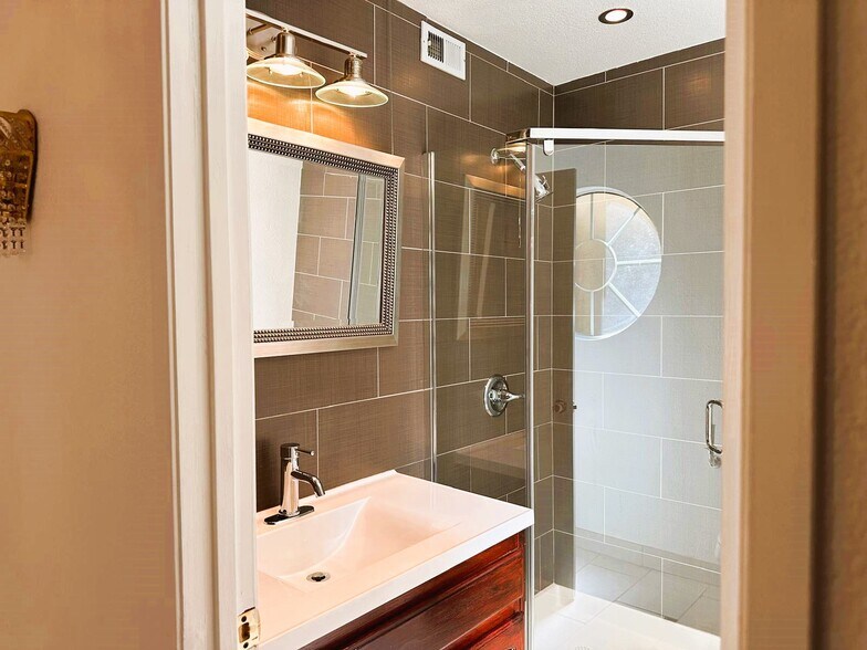 Building Photo - 3025 Badger Dr
