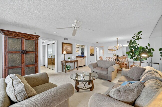 Building Photo - 5055 N Hwy A1A