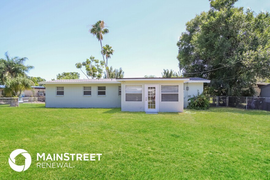Building Photo - 1286 Hollywood Dr