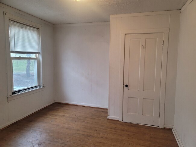 Building Photo - 39 Worcester St