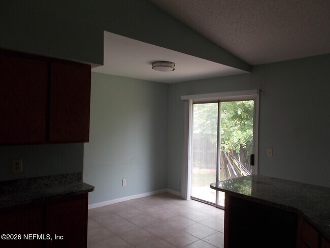 Building Photo - 7529 Falcon Trace Dr W