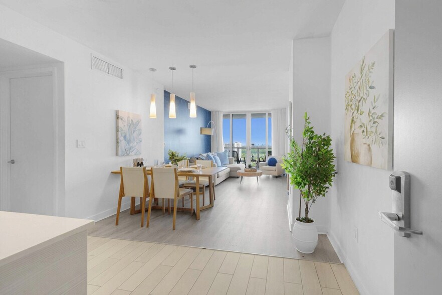 Building Photo - 1180 E Hallandale Beach Blvd