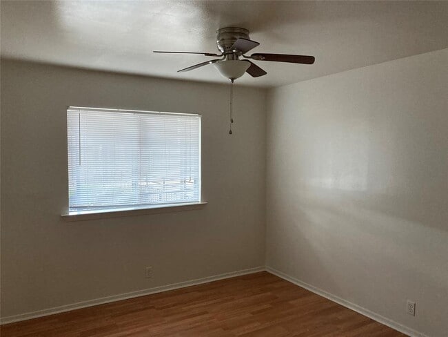 Building Photo - 1005 W Hickory St