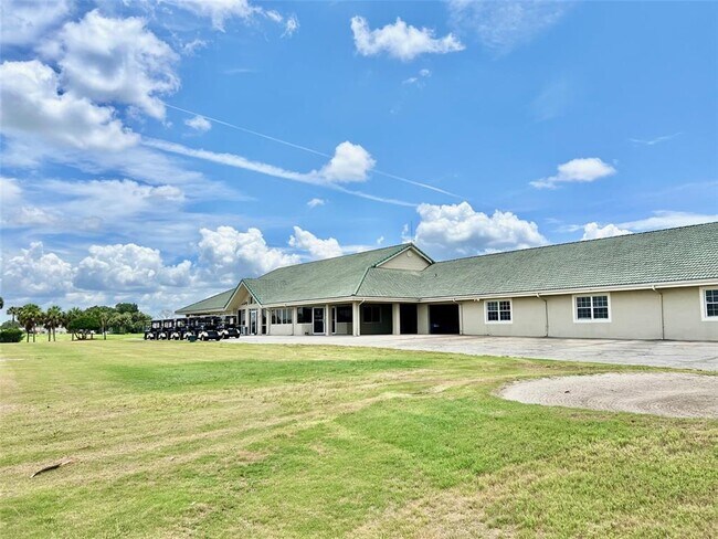 Building Photo - 2300 The Oaks Blvd