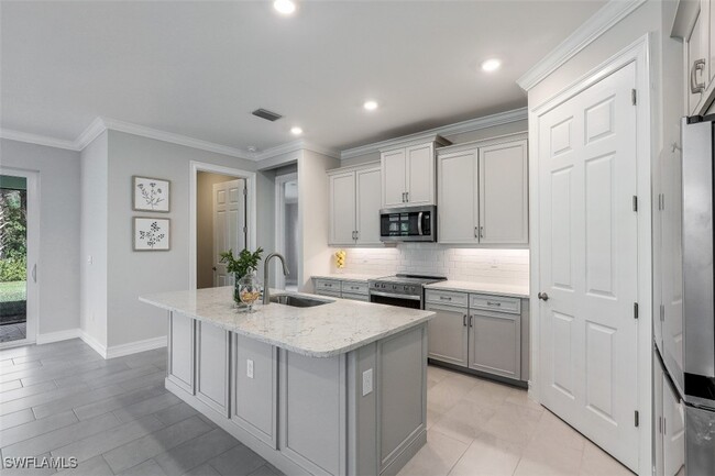 Building Photo - 315 Tamarindo Ln