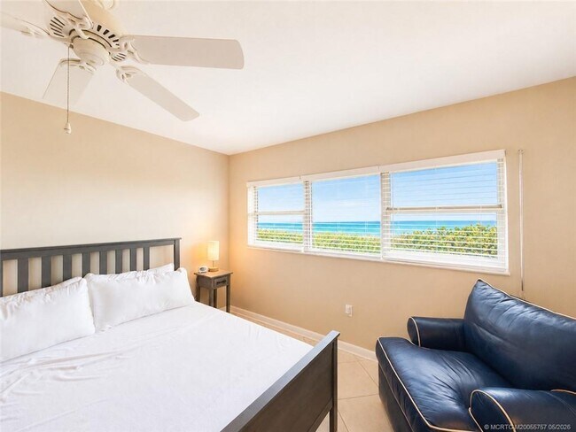 Building Photo - 7430 S Ocean Dr