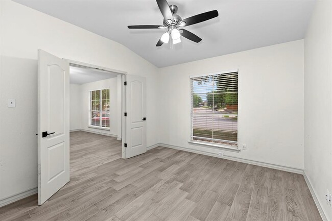 Building Photo - 2356 Vernell Way
