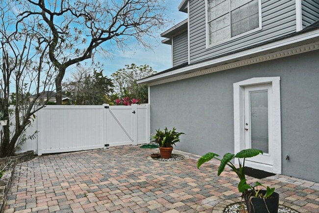 Building Photo - Colonialtown North 3BR – Prime Mills 50 Location