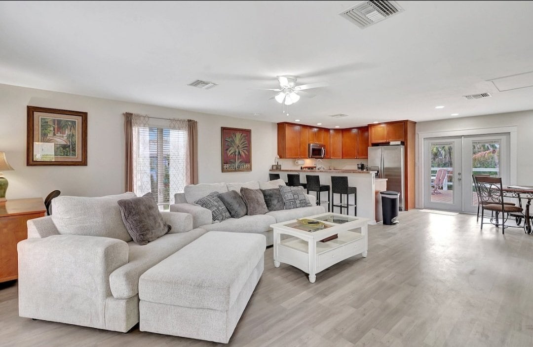 Building Photo - 16360 N Oleander Dr