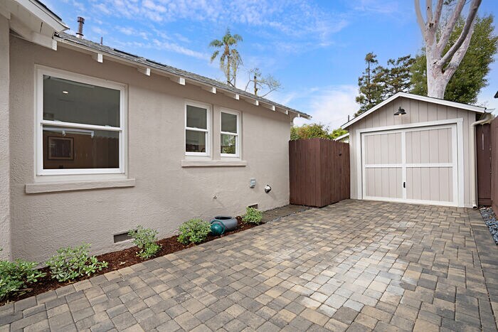 Building Photo - 228 W Mission St