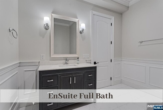 Building Photo - 230 Hillcrest Rd