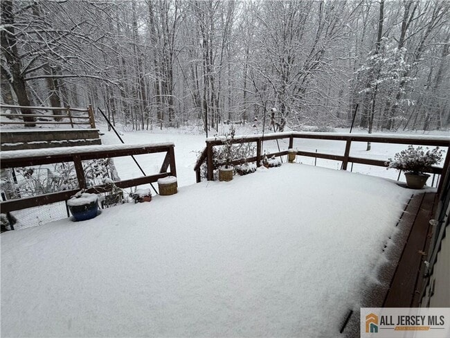 Building Photo - 41 Manor Dr