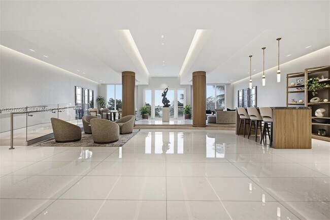 Building Photo - 888 Brickell Key Dr