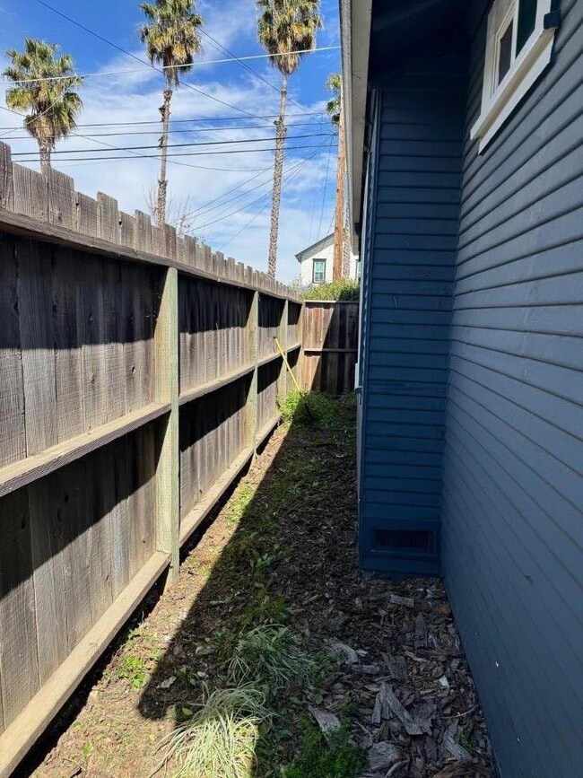 Building Photo - 961 S 7th St