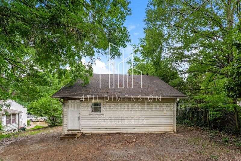 Building Photo - 519 W 20th St