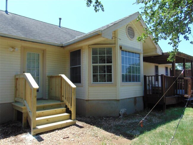 Building Photo - 805 Barton Creek Dr