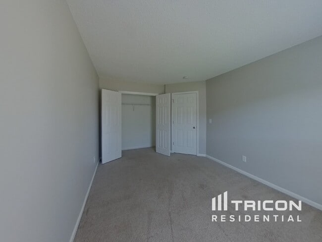 Building Photo - 5203 Holbert Cir